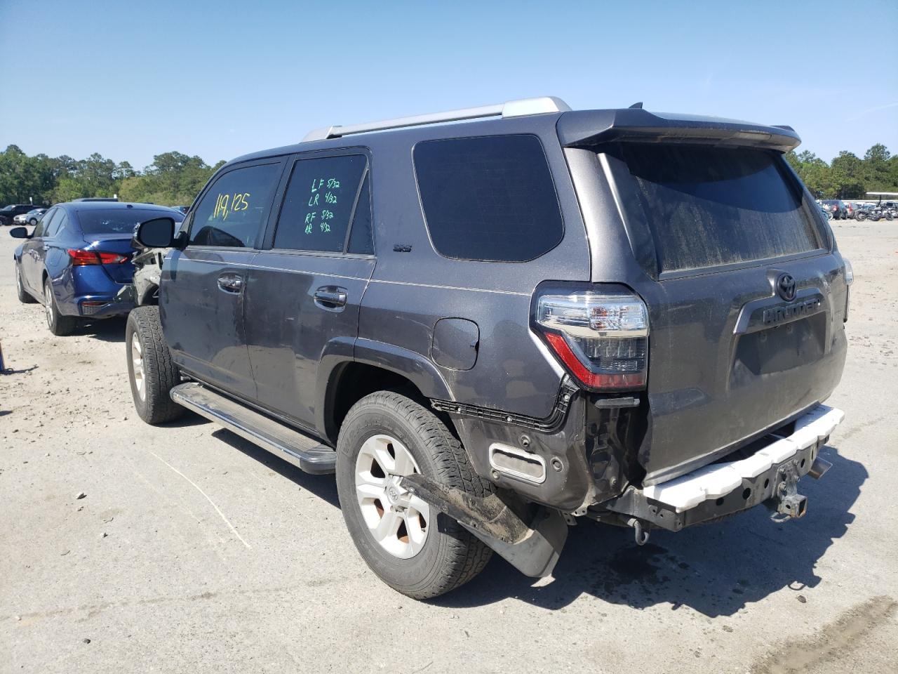 Photo 3 from auction – 2015 TOYOTA 4RUNNER SR with VIN JTEZU5JR9F5101583
