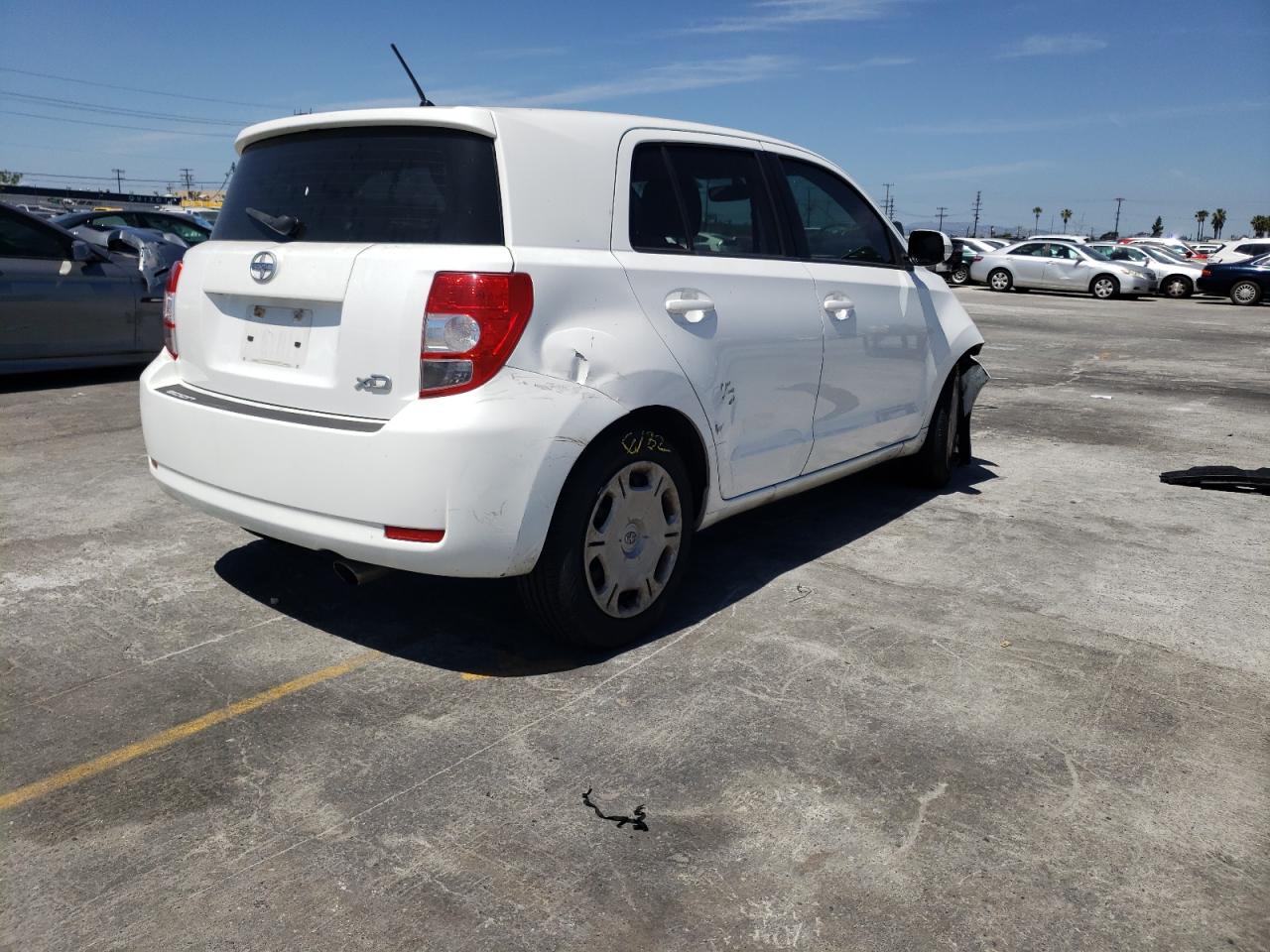 Photo 4 from auction – 2010 TOYOTA SCION XD with VIN JTKKU4B41AJ054383