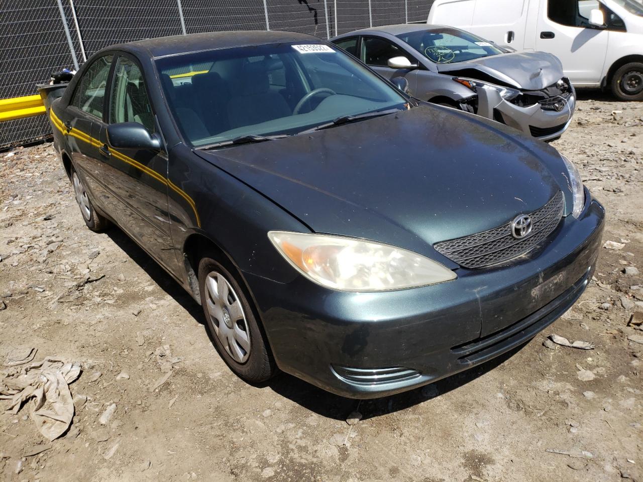 TOYOTA CAMRY LE 2004 with VIN 4T1BE32K64U356196 - Photo from auction