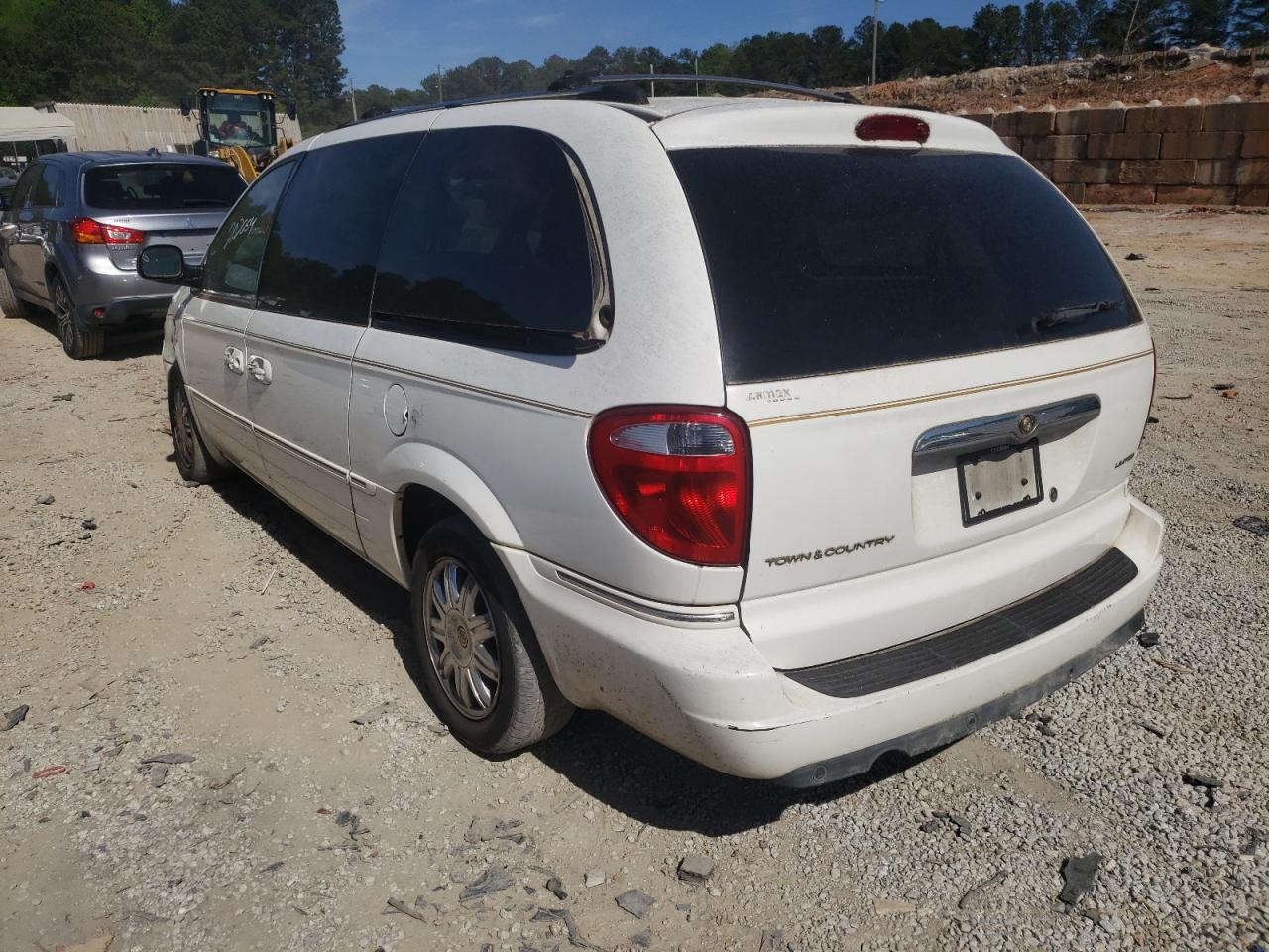 Photo 3 from auction – 2005 CHRYSLER TOWN & COU with VIN 2C8GP64L65R512620