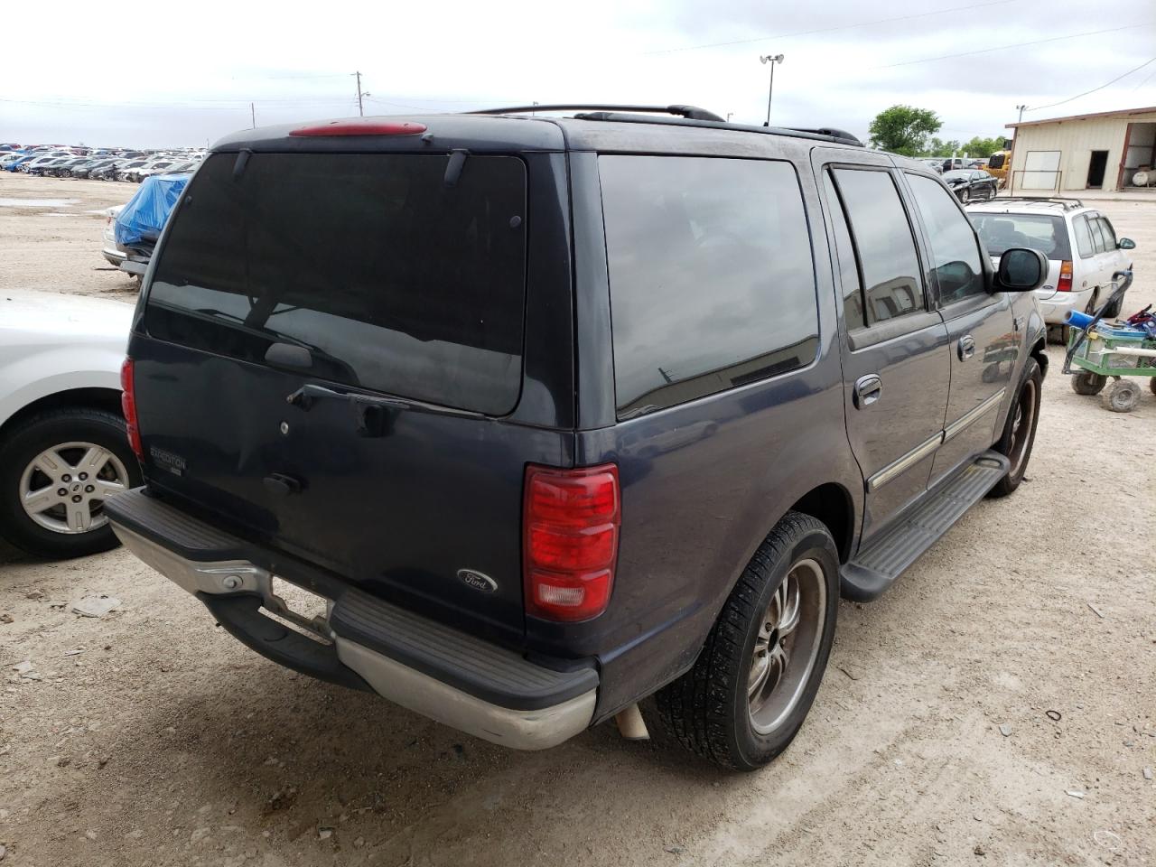 Photo 4 from auction – 2000 FORD EXPEDITION with VIN 1FMRU1560YLC17973