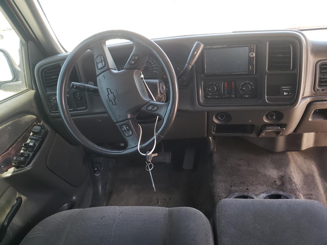 Photo 9 from auction – 2003 CHEVROLET SILVERADO with VIN 1GCEC19T63Z352287