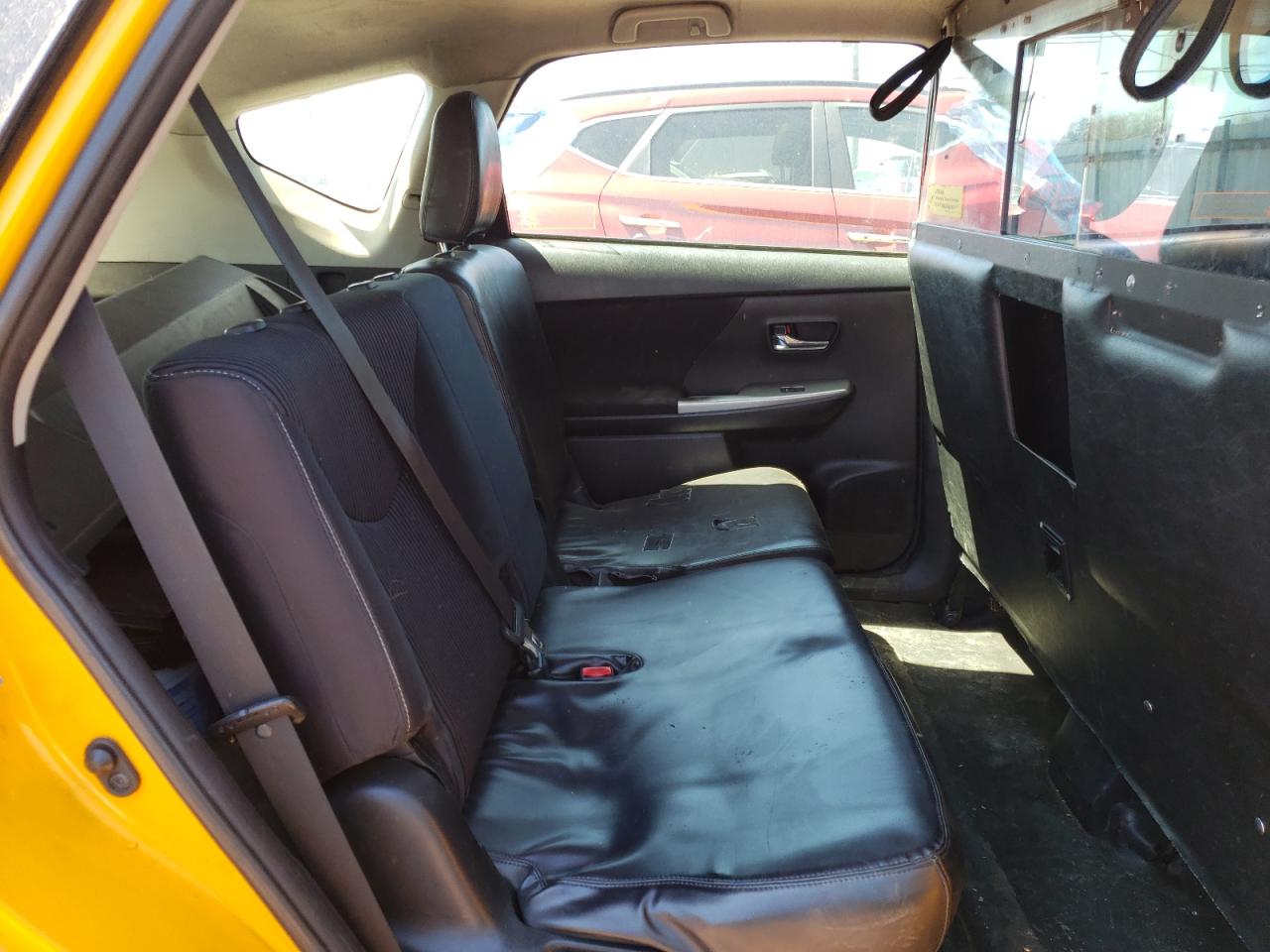 Photo 6 from auction – 2016 TOYOTA PRIUS V with VIN JTDZN3EU8GJ046797