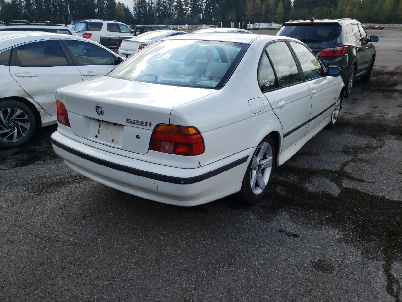 Photo 4 from auction – 2000 BMW 528 I AUTO with VIN WBADM6342YGU19359