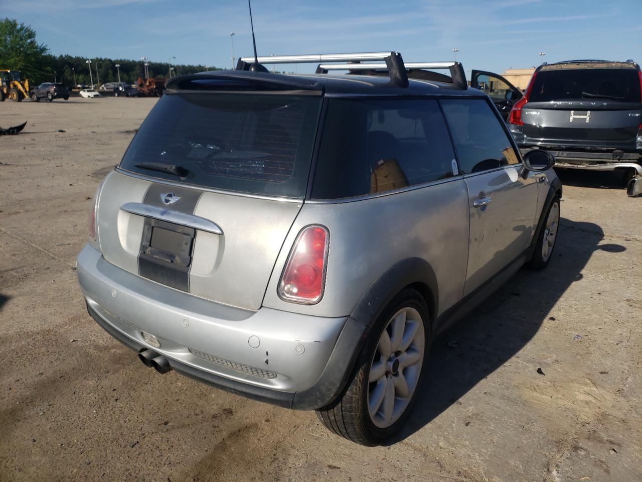 Photo 4 from auction – 2006 MINI COOPER S with VIN WMWRE33536TJ33941