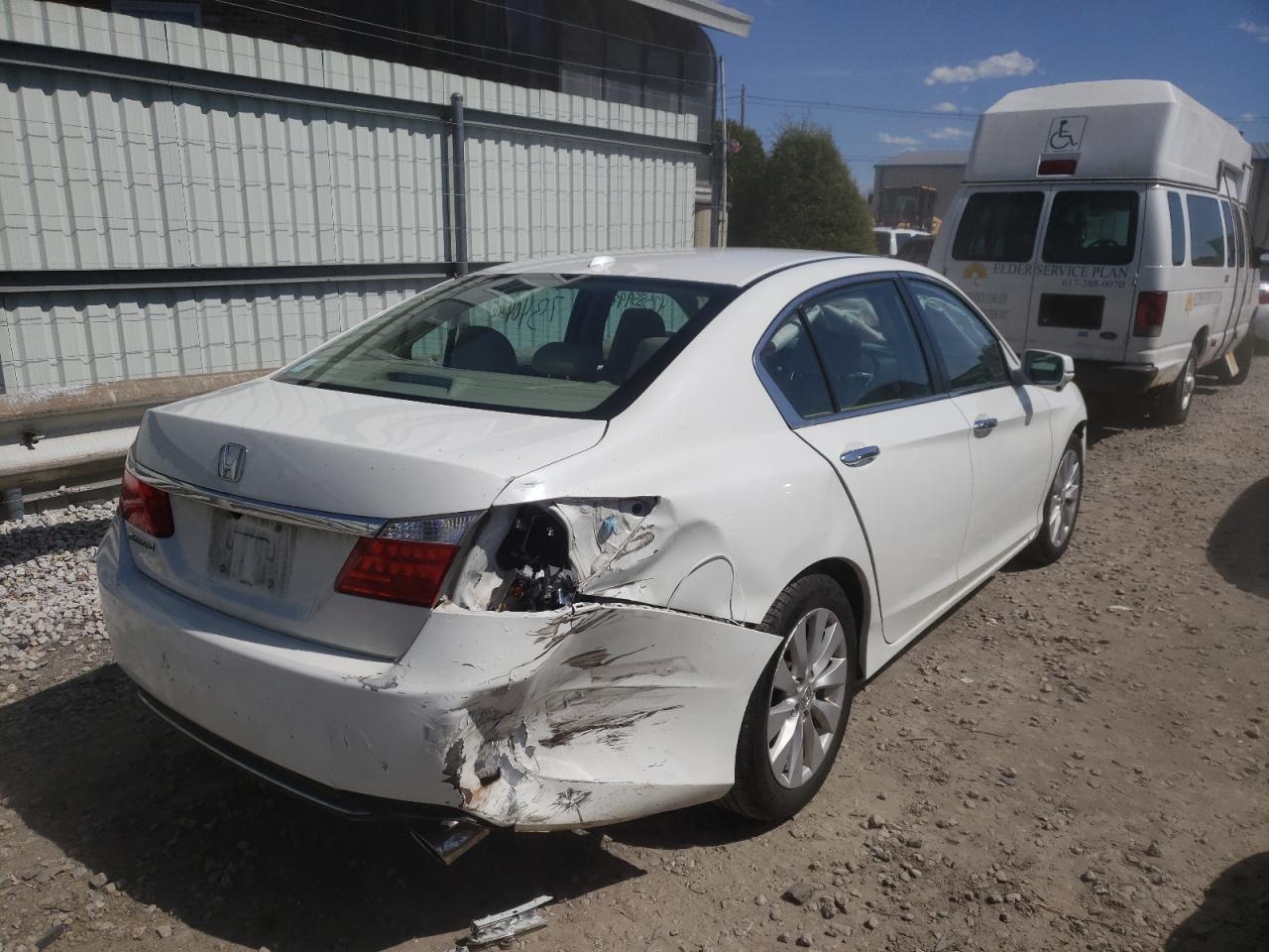 Photo 4 from auction – 2015 HONDA ACCORD EXL with VIN 1HGCR2F82FA028575