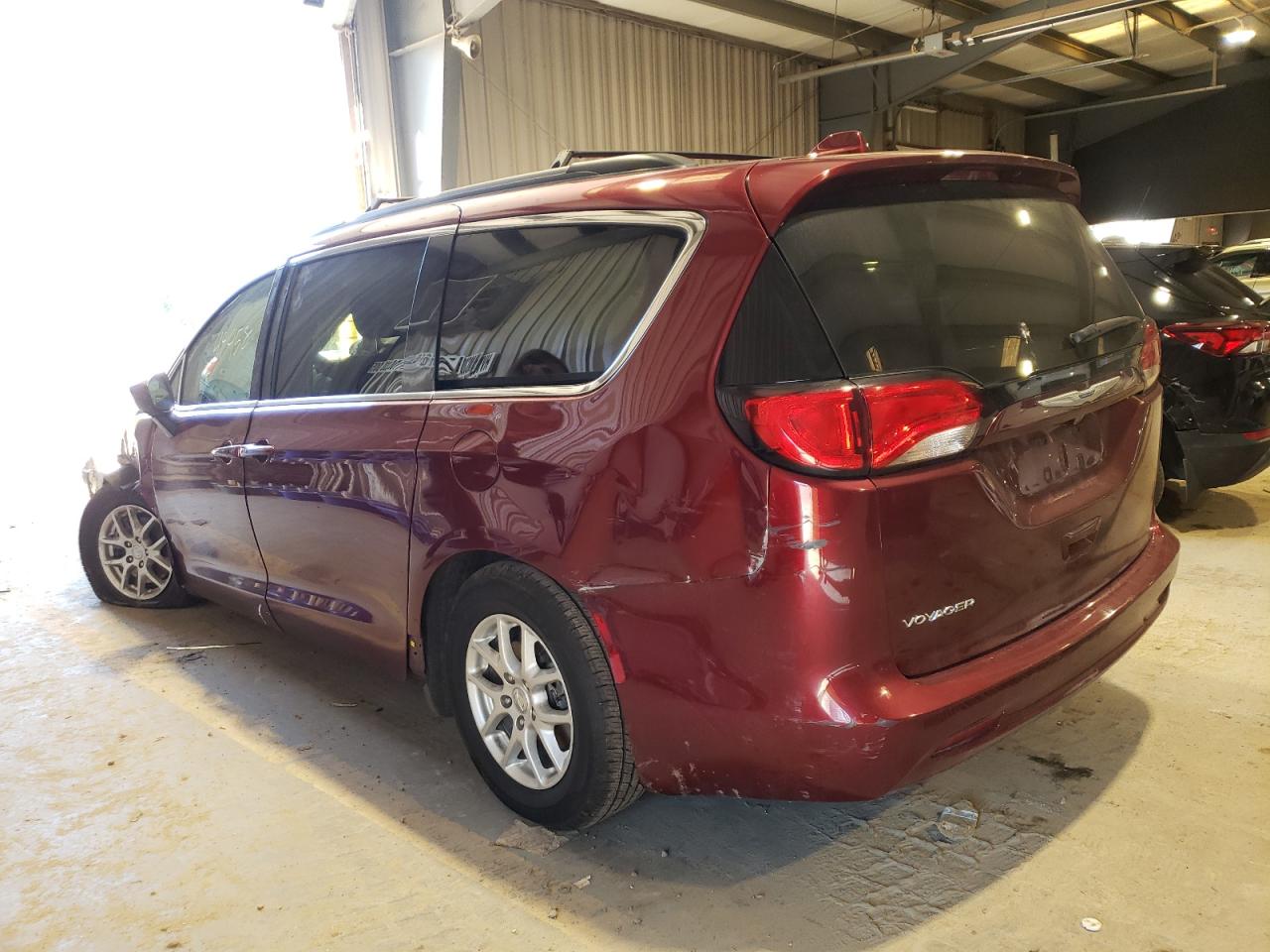Photo 3 from auction – 2020 CHRYSLER VOYAGER LX with VIN 2C4RC1DG9LR262282