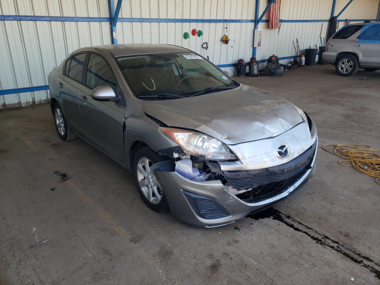 MAZDA 3 I 2011 with VIN JM1BL1VF8B1480711 - Photo from auction