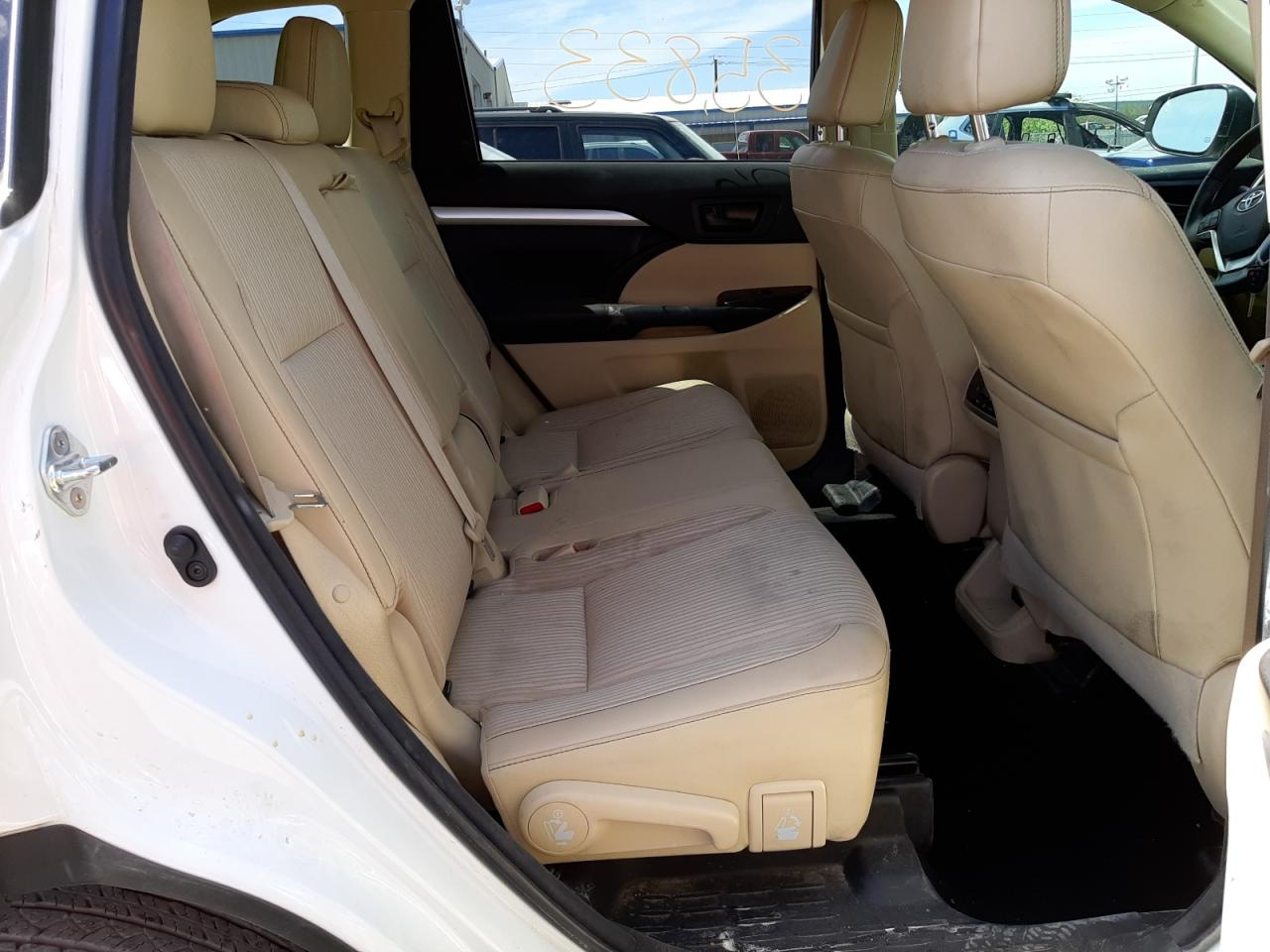 Photo 6 from auction – 2018 TOYOTA HIGHLANDER with VIN 5TDZZRFH9JS256442