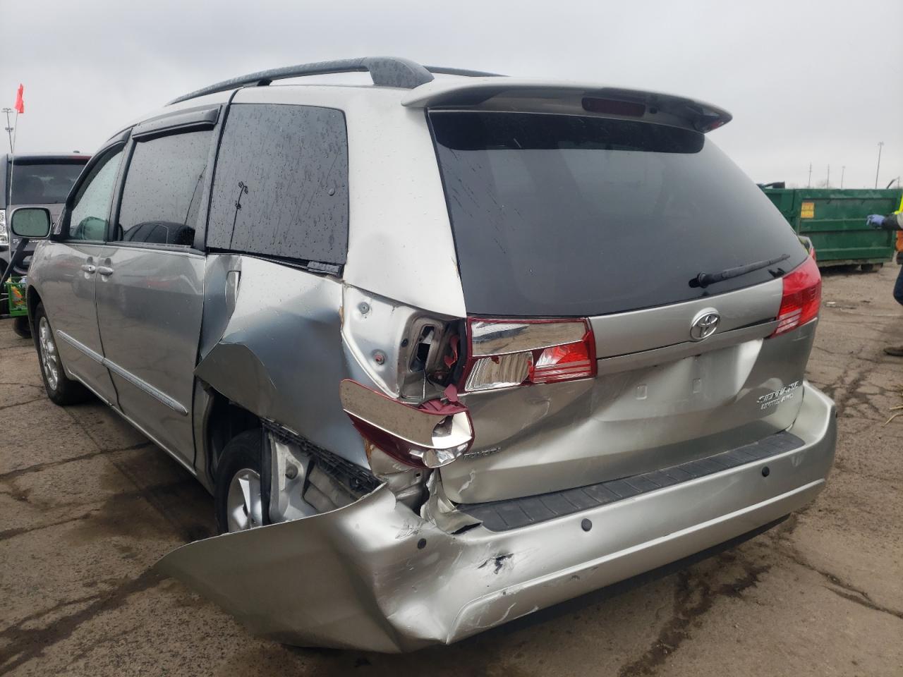 Photo 3 from auction – 2005 TOYOTA SIENNA XLE with VIN 5TDBA22C15S034509