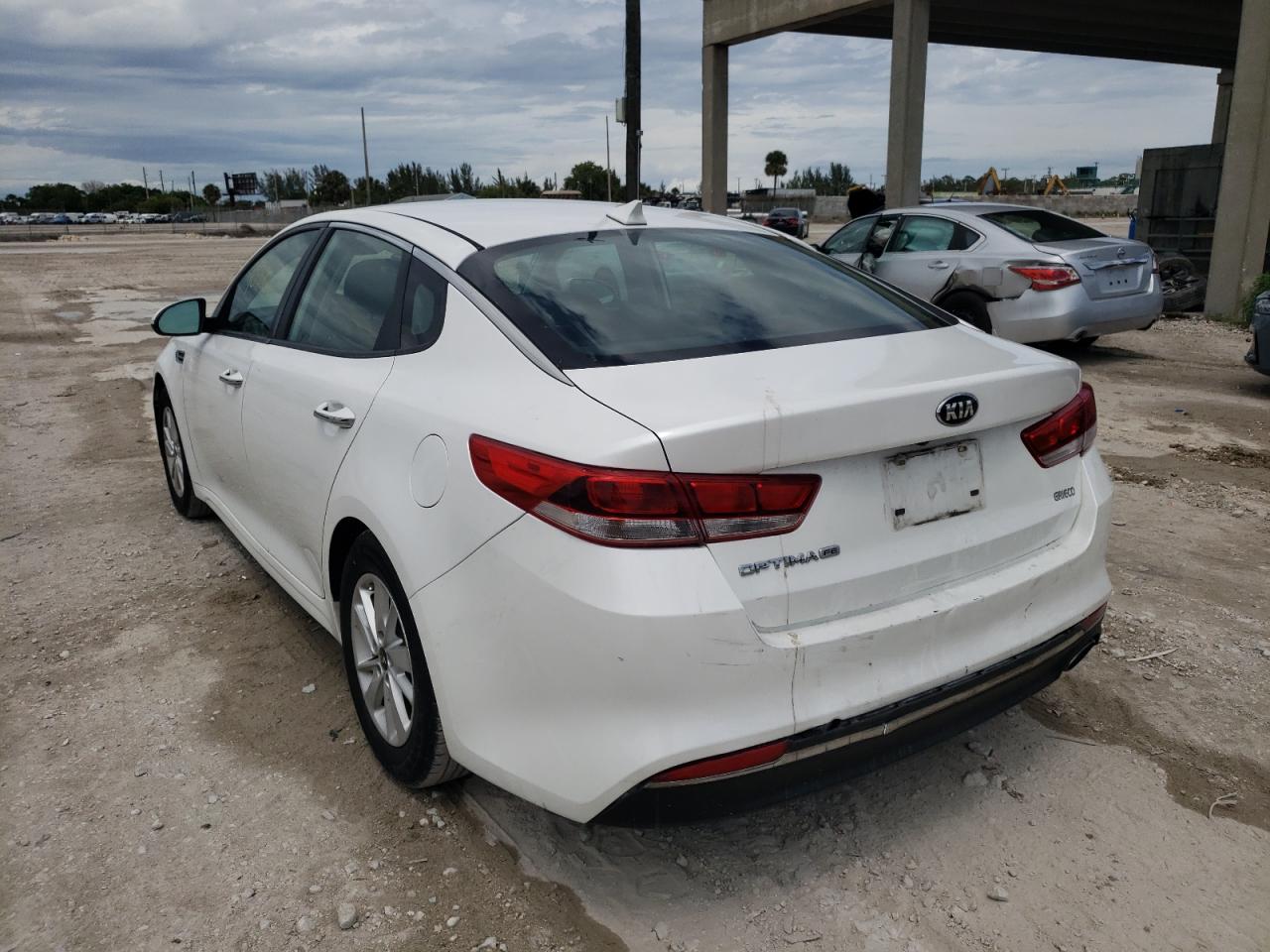Photo 3 from auction – 2016 KIA OPTIMA LX with VIN KNAGT4L35G5073149