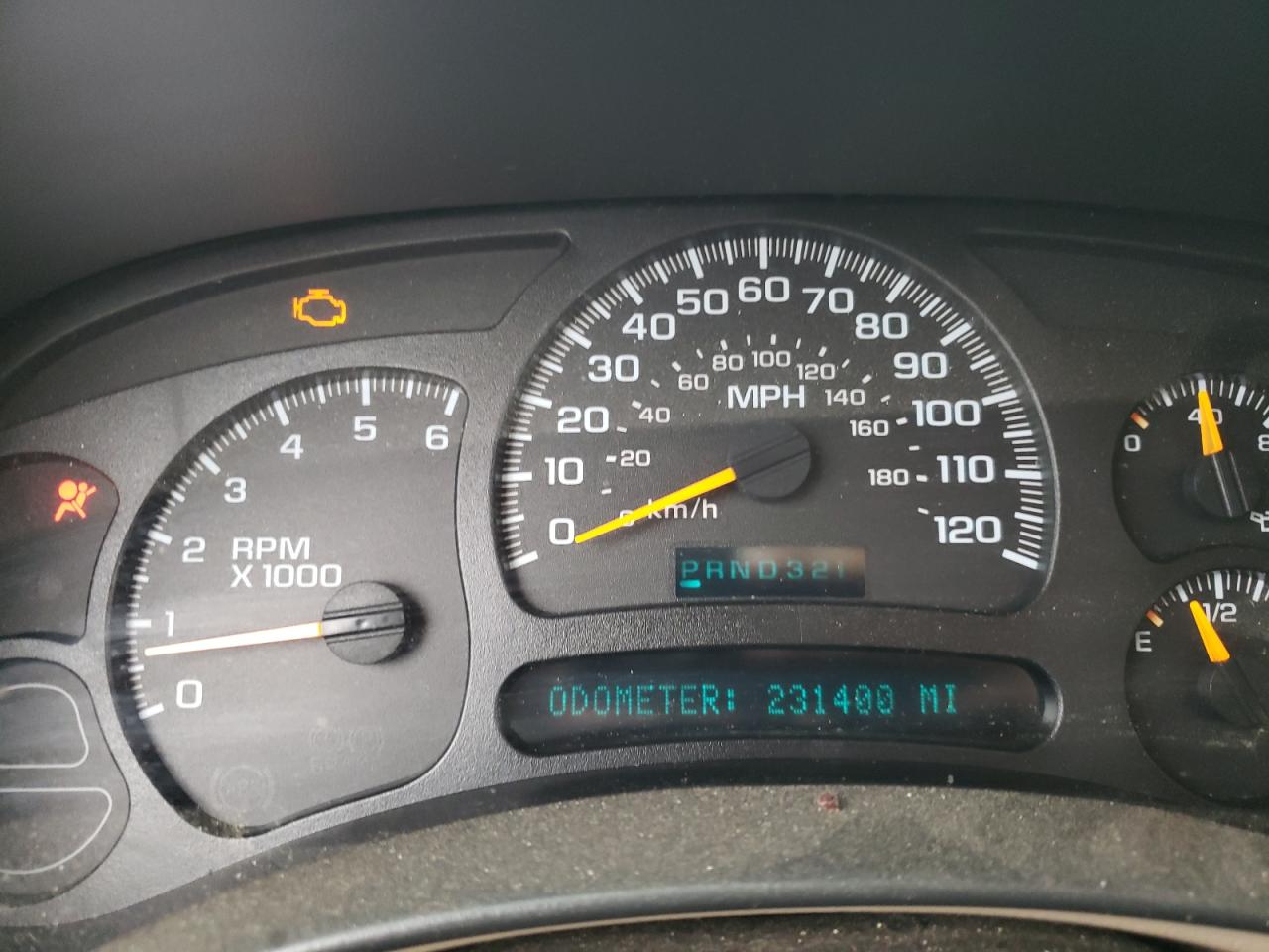 Photo 8 from auction – 2005 GMC YUKON with VIN 1GKEC13V05R168979