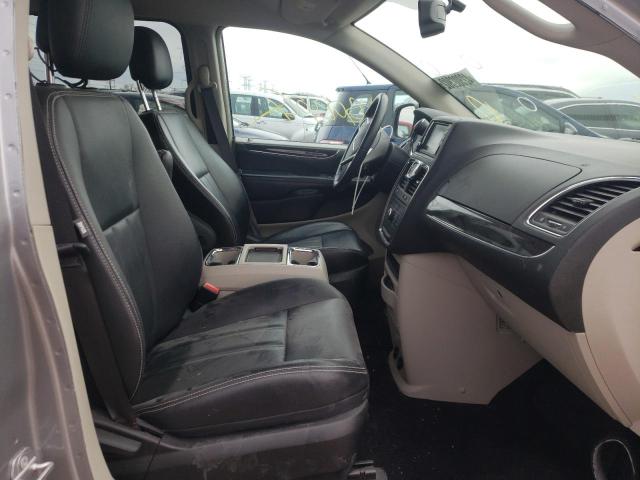 Photo 5 from auction – 2015 CHRYSLER TOWN & COU with VIN 2C4RC1BG2FR628574