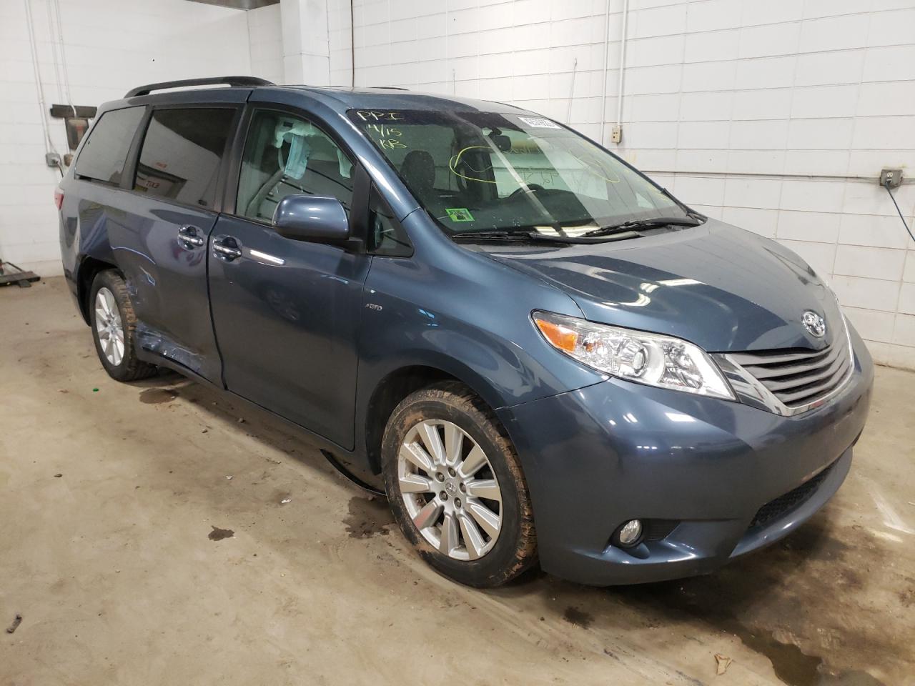 TOYOTA SIENNA XLE 2017 with VIN 5TDDZ3DC9HS158679 - Photo from auction
