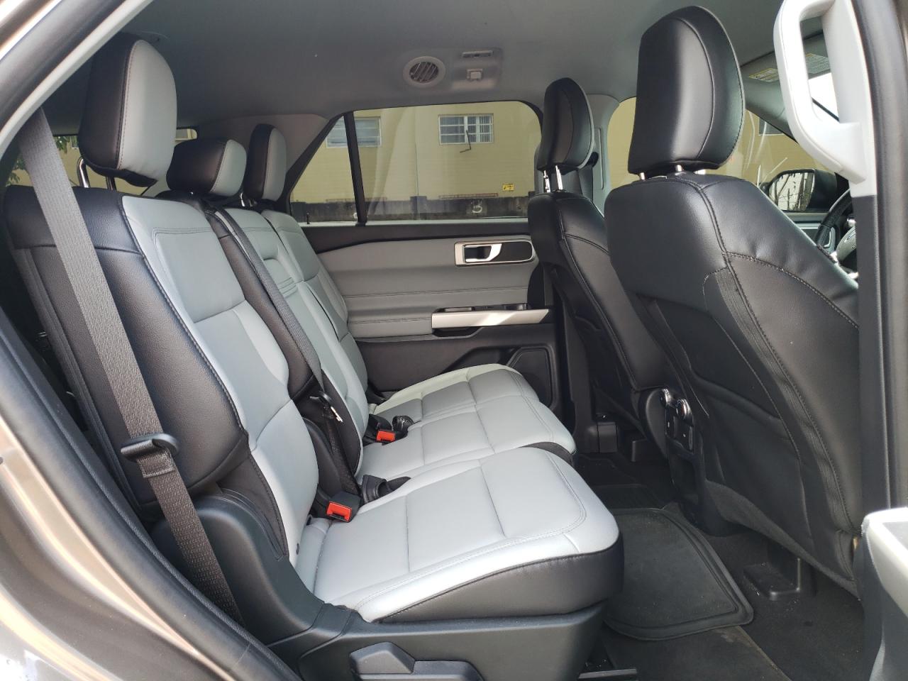 Photo 6 from auction – 2021 FORD EXPLORER X with VIN 1FMSK7DHXMGA22589