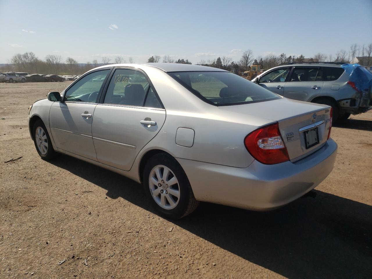Photo 3 from auction – 2004 TOYOTA CAMRY LE with VIN 4T1BE30K04U924400