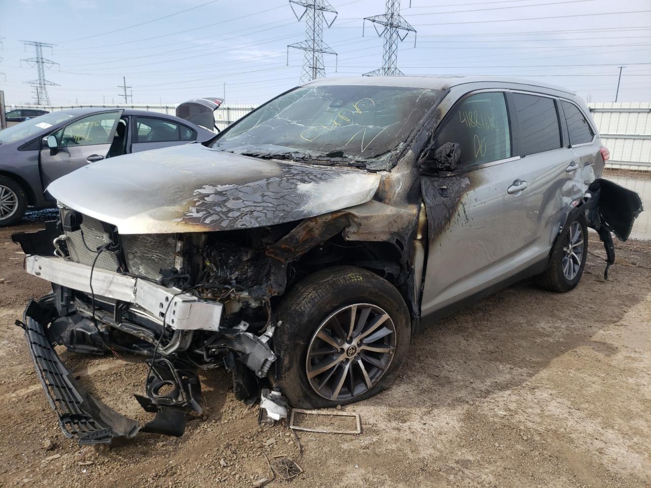 Photo 2 from auction – 2019 TOYOTA HIGHLANDER with VIN 5TDJZRFH2KS625947