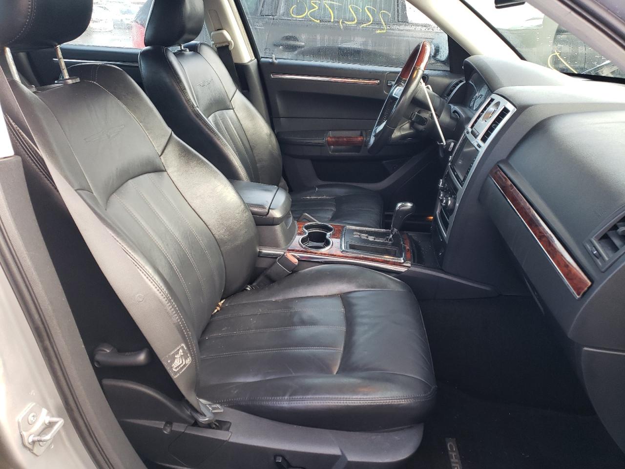 Photo 5 from auction – 2009 CHRYSLER 300C with VIN 2C3KA63T29H534516