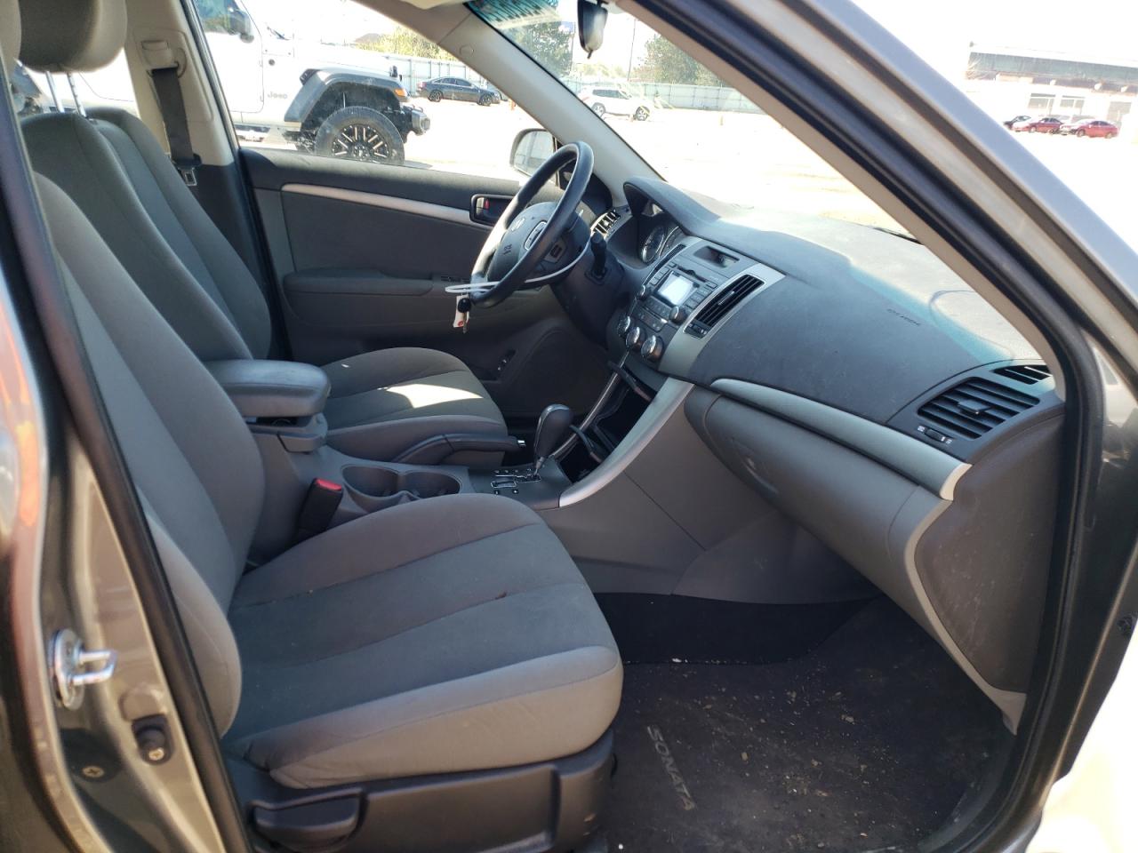 Photo 5 from auction – 2009 HYUNDAI SONATA GLS with VIN 5NPET46C19H554010