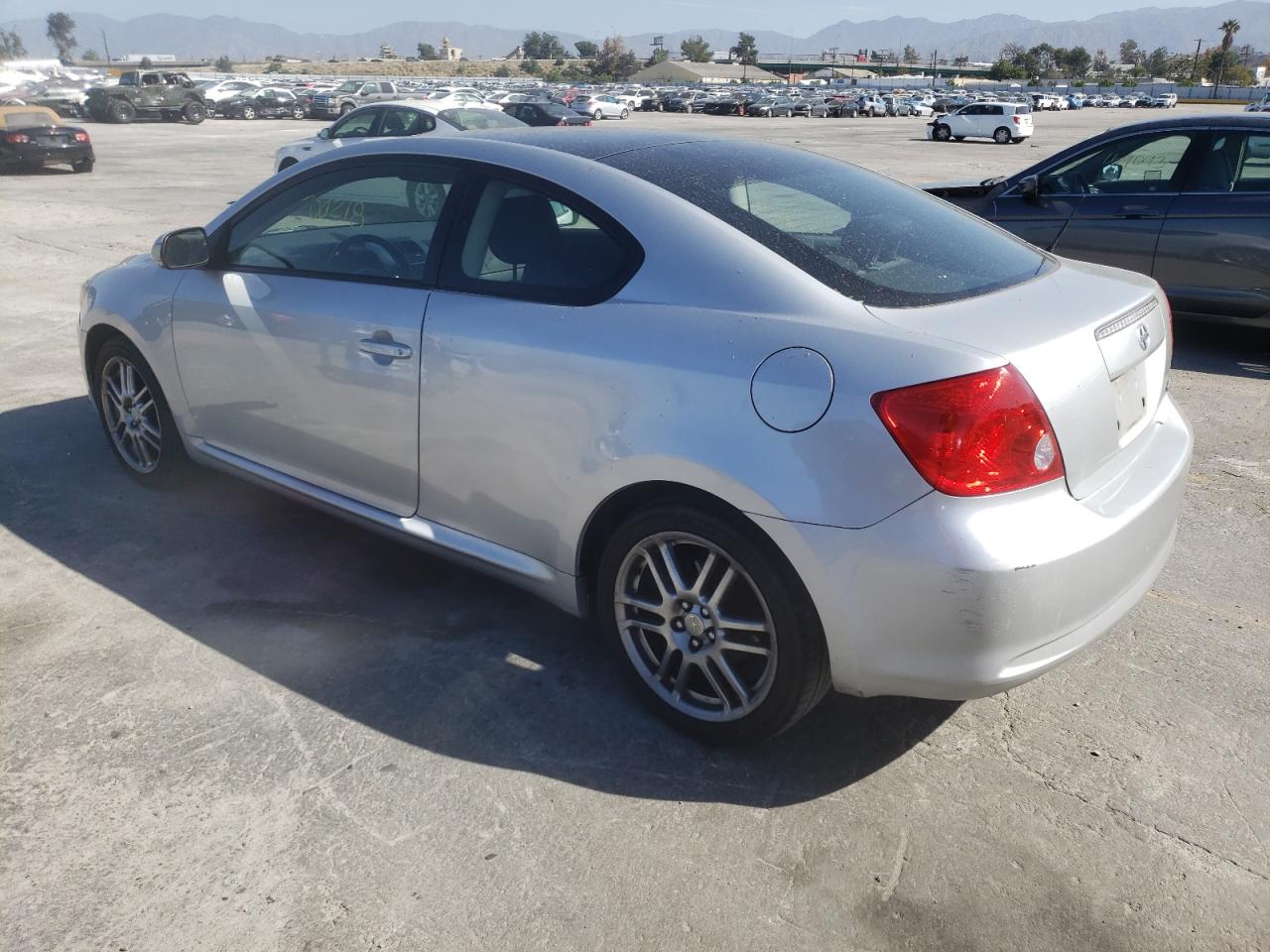 Photo 3 from auction – 2005 TOYOTA SCION TC with VIN JTKDE177450007027