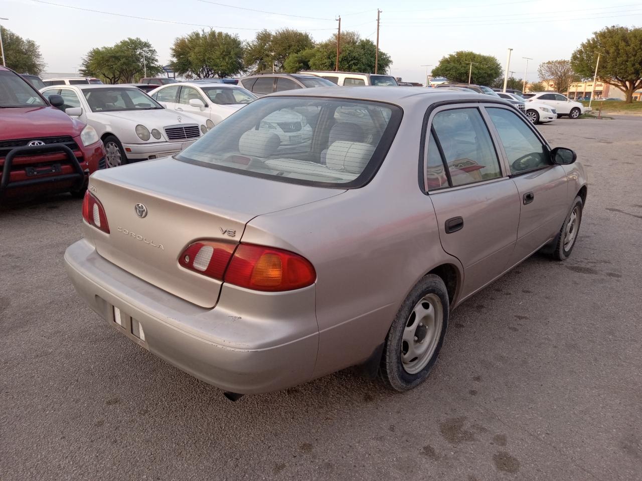Photo 4 from auction – 2000 TOYOTA COROLLA VE with VIN 1NXBR12E9YZ356931