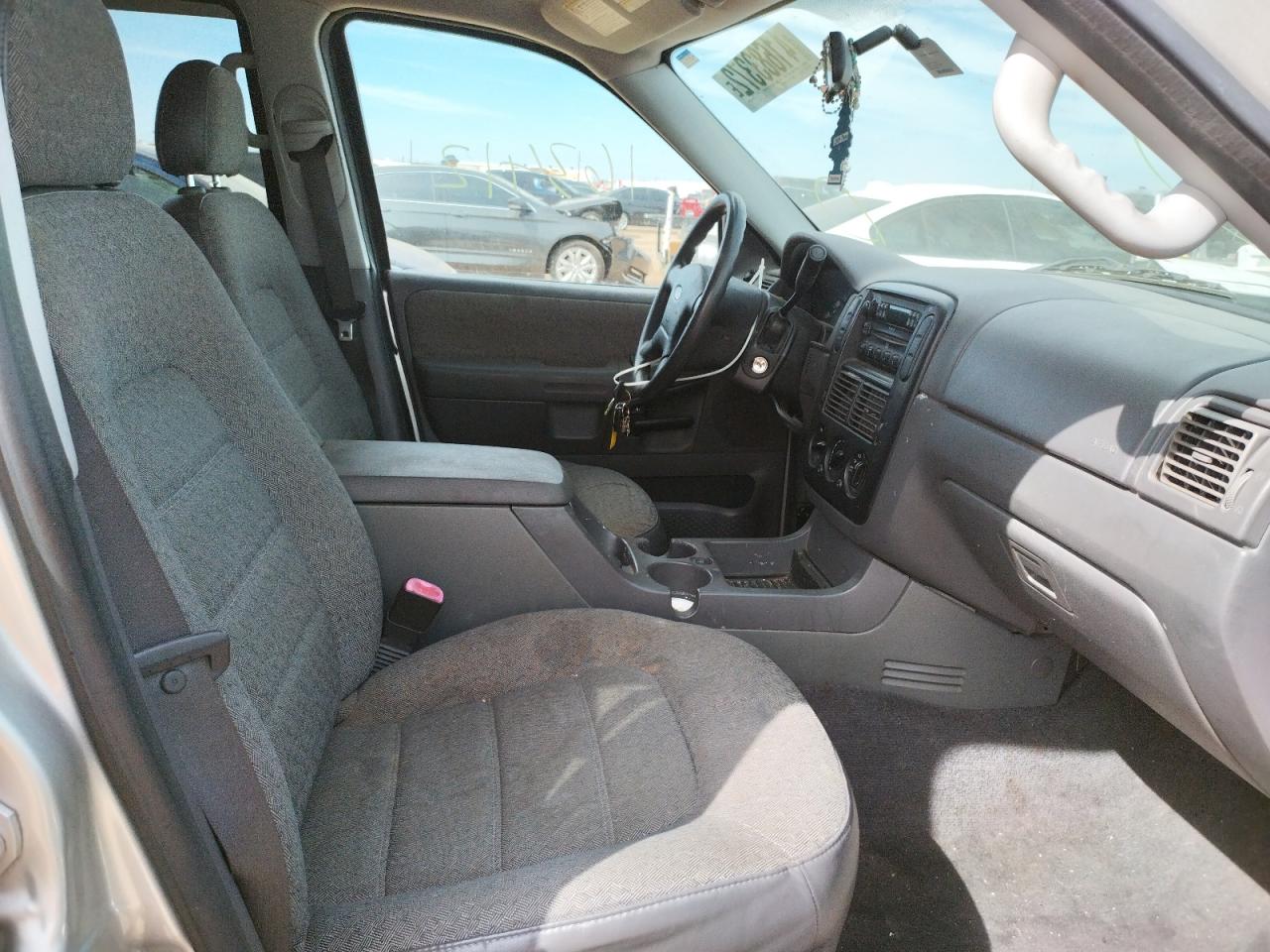 Photo 5 from auction – 2005 FORD EXPLORER X with VIN 1FMZU62K25UB32735