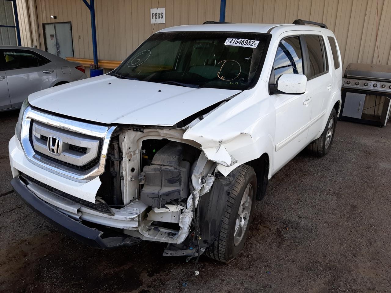Photo 2 from auction – 2011 HONDA PILOT EX with VIN 5FNYF3H47BB043894