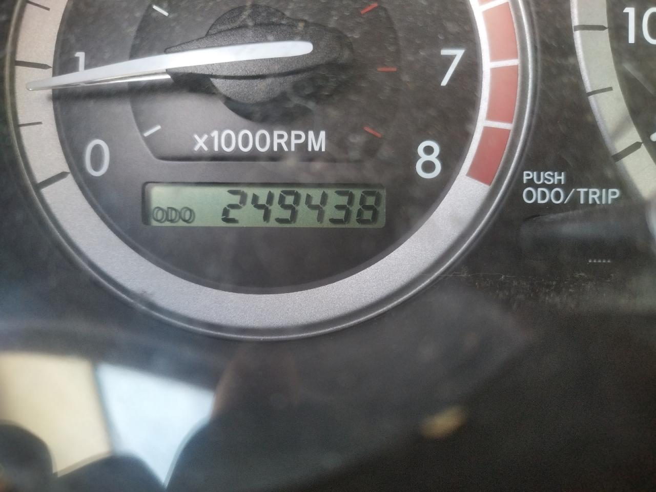 Photo 8 from auction – 2005 TOYOTA SIENNA CE with VIN 5TDZA23C45S376601