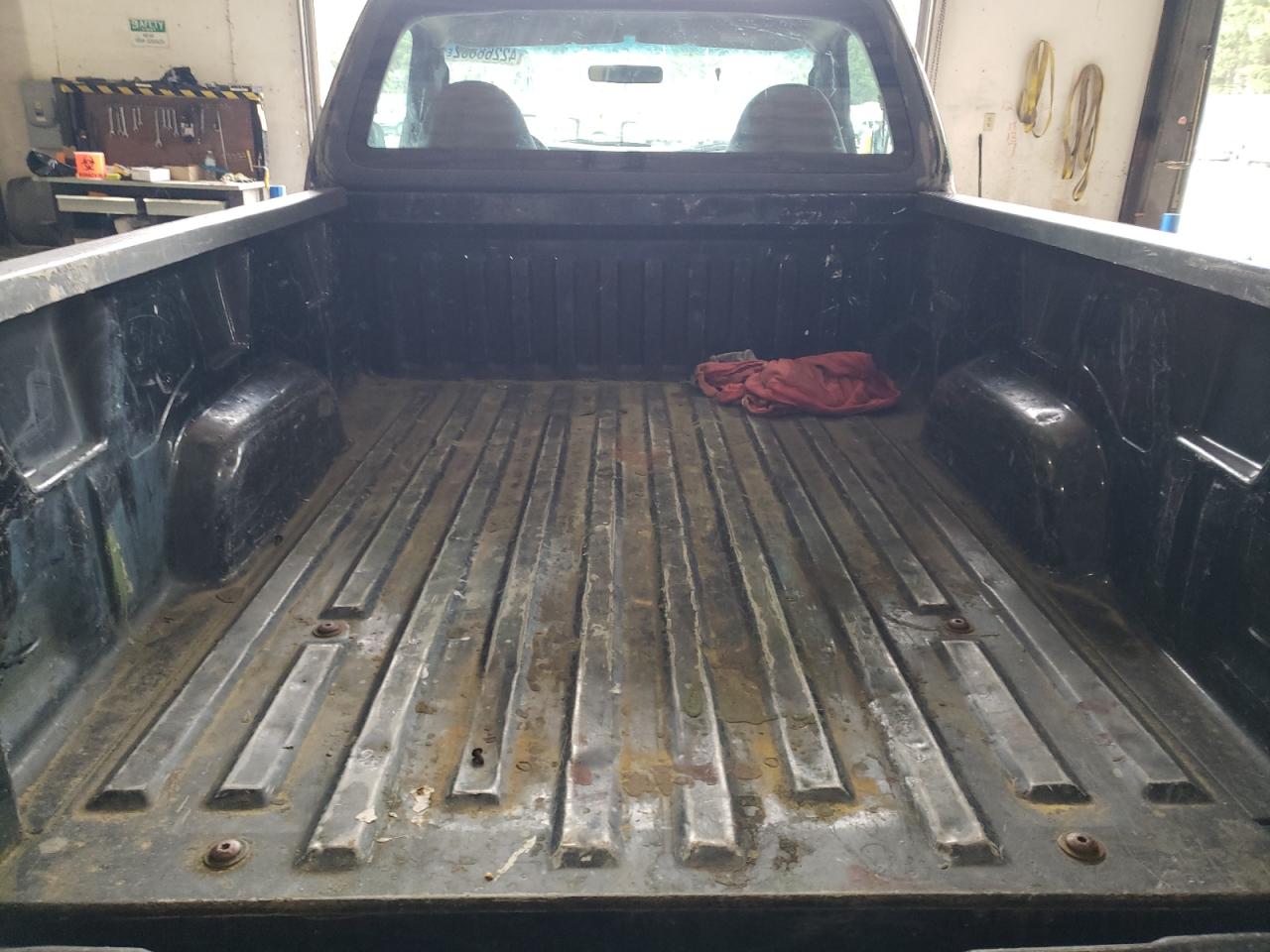 Photo 6 from auction – 2003 FORD F150 with VIN 1FTRF07203KB95958