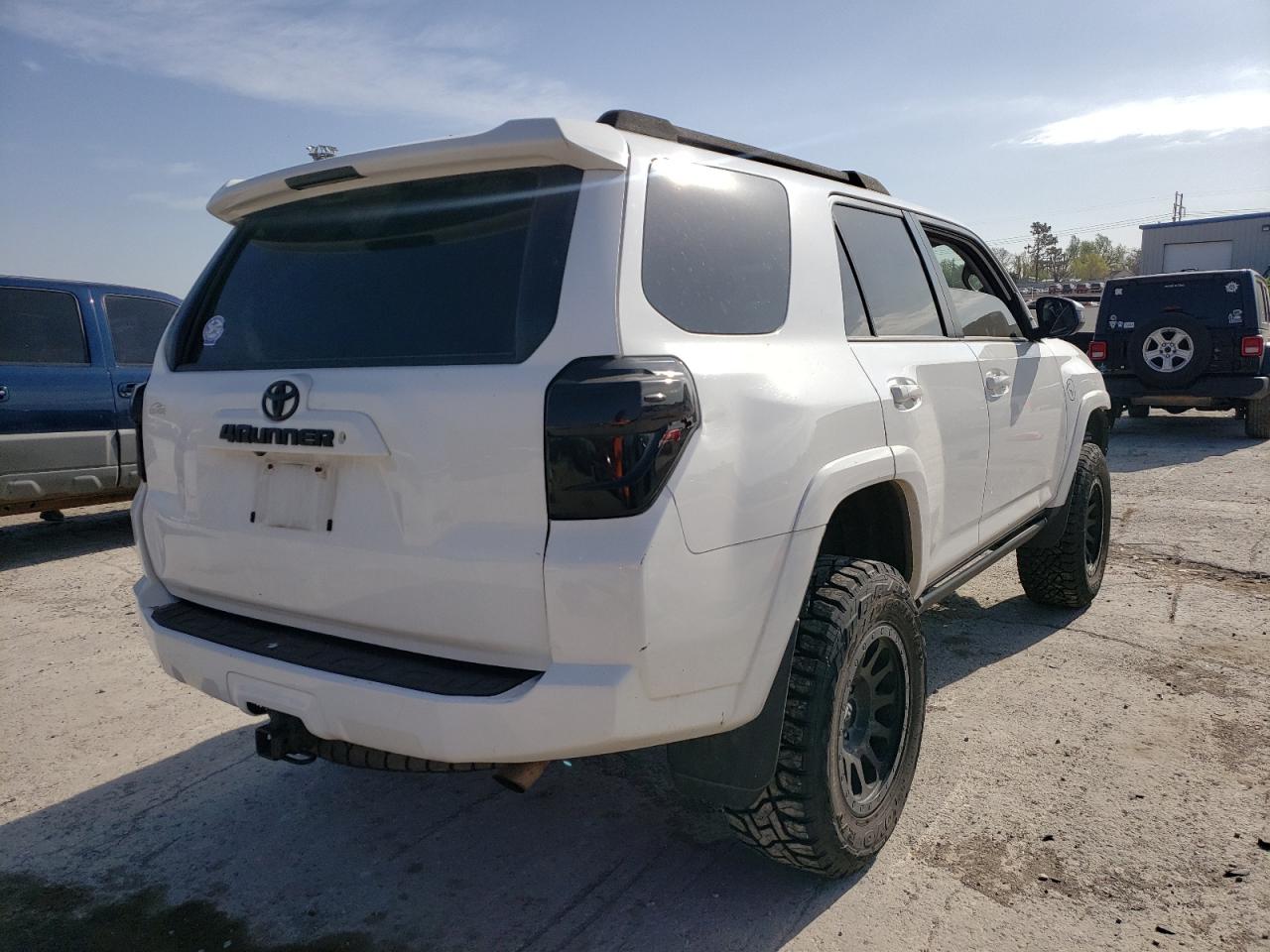 Photo 4 from auction – 2016 TOYOTA 4RUNNER SR with VIN JTEBU5JR6G5403576