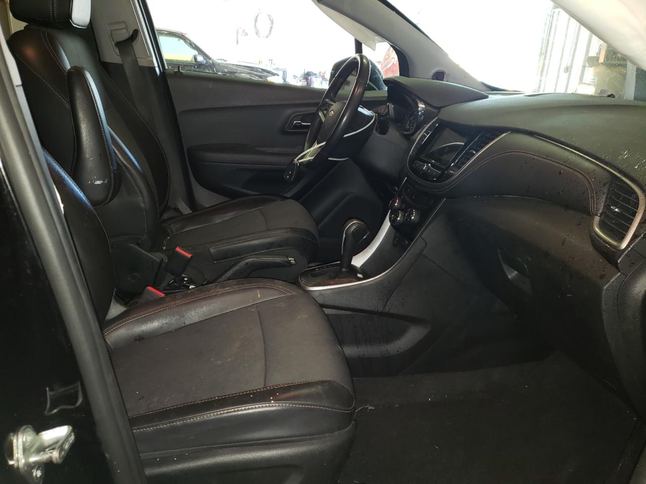 Photo 5 from auction – 2019 CHEVROLET TRAX 1LT with VIN 3GNCJLSB3KL206114