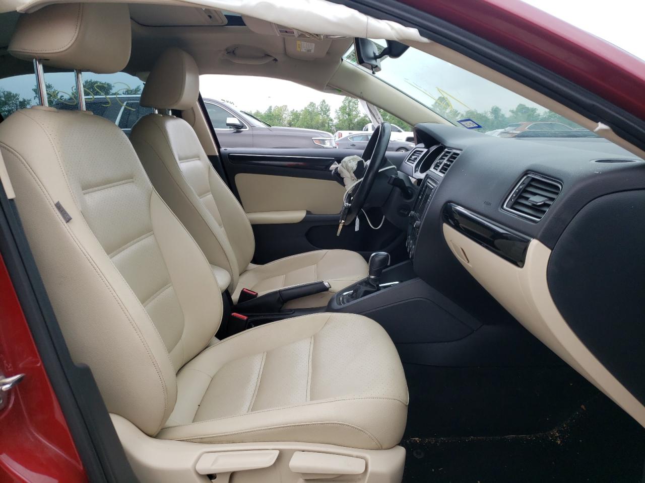 Photo 5 from auction – 2017 VOLKSWAGEN JETTA SEL with VIN 3VWL17AJ5HM333049