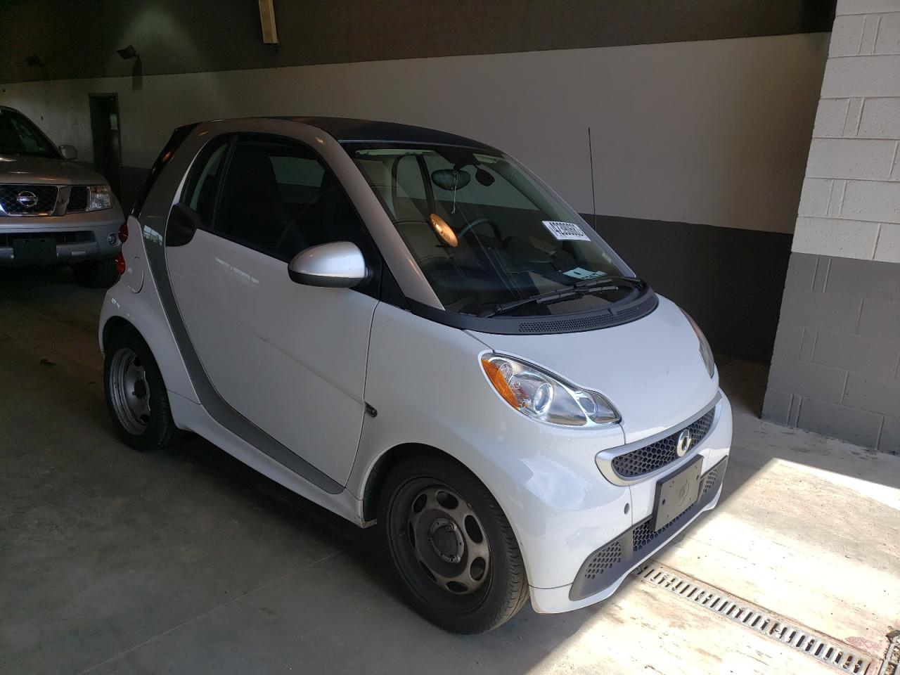 Photo 1 from auction – 2015 SMART FORTWO PUR with VIN WMEEJ3BA5FK811530