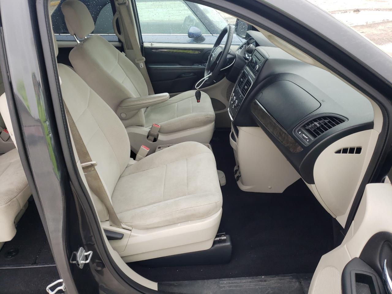 Photo 5 from auction – 2011 DODGE GRAND CARA with VIN 2D4RN3DGXBR711105