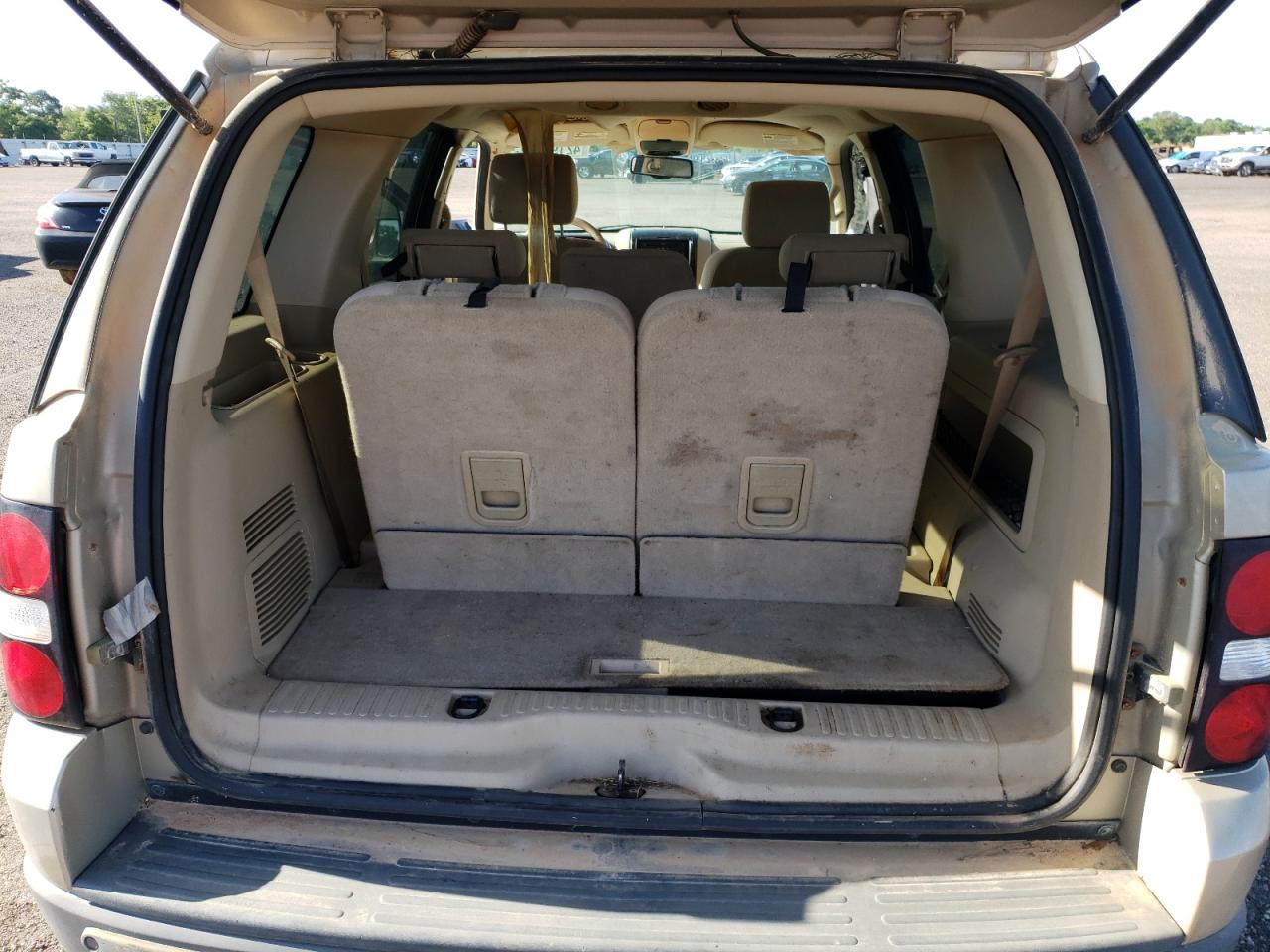 Photo 9 from auction – 2006 FORD EXPLORER X with VIN 1FMEU63E56ZA15629