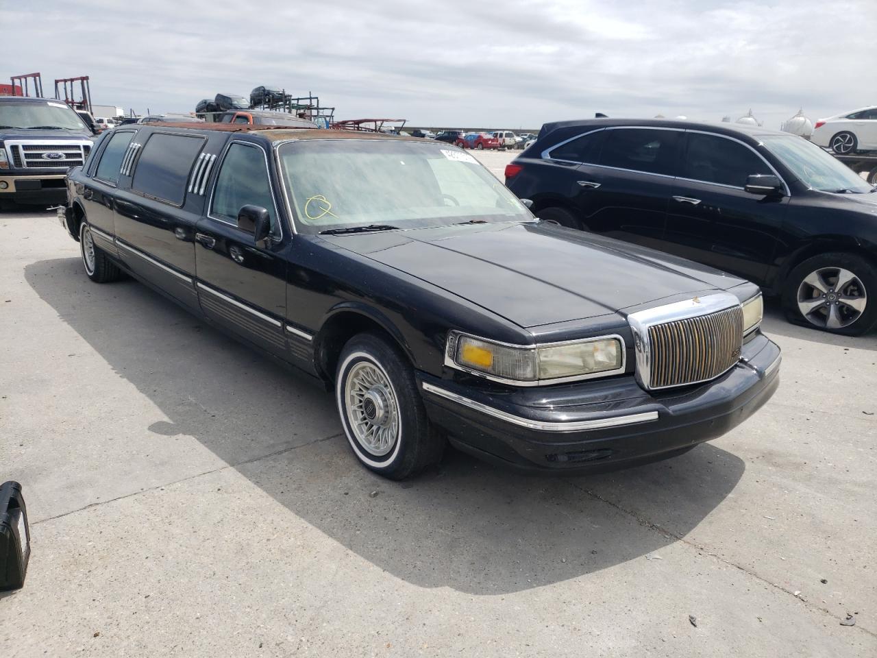 LINCOLN LIMO 1997 z numerem VIN 1LNLM81W2VY658166 - Zdjęcie z aukcji