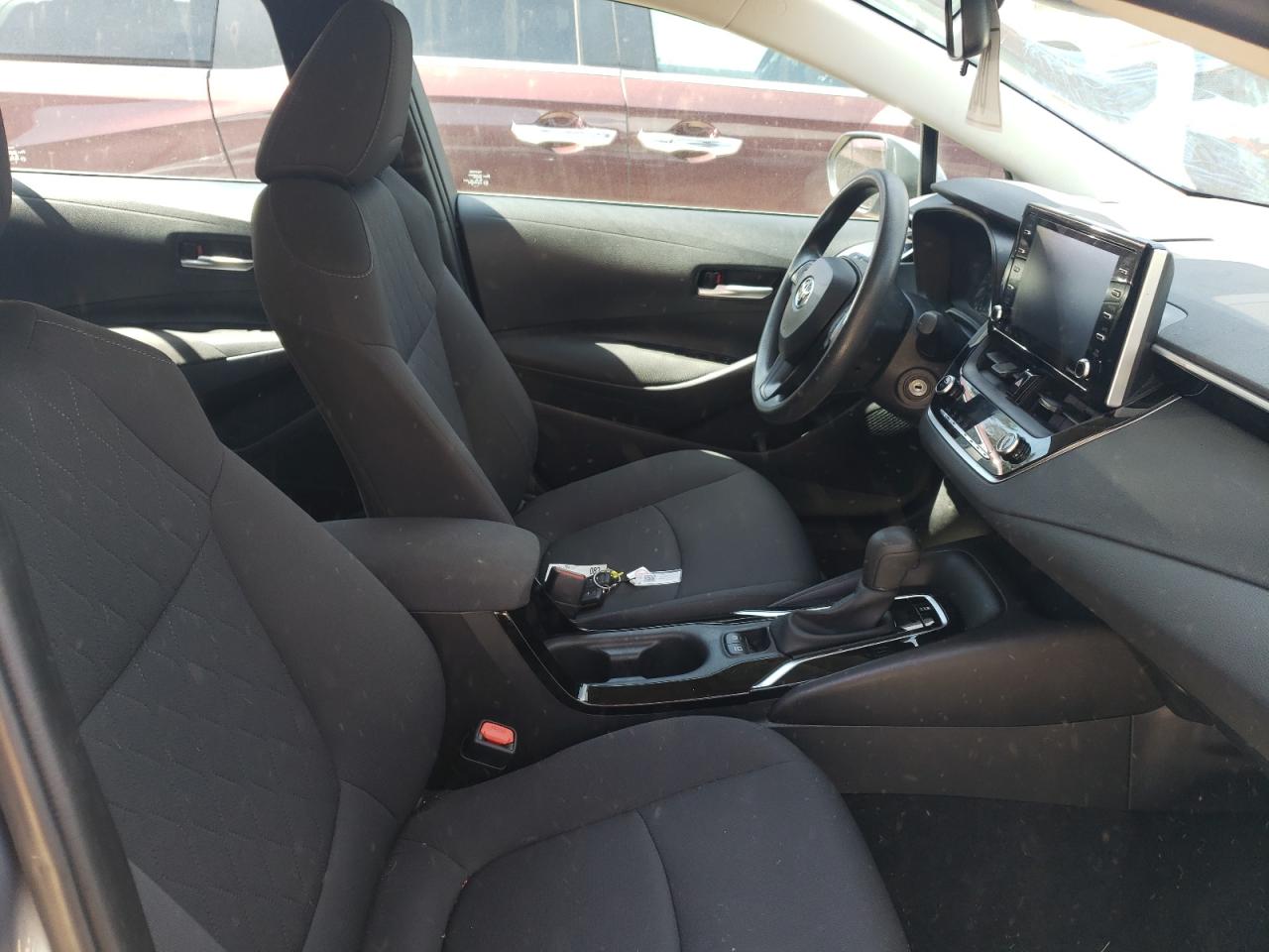 Photo 5 from auction – 2021 TOYOTA COROLLA LE with VIN 5YFEPMAE2MP186140