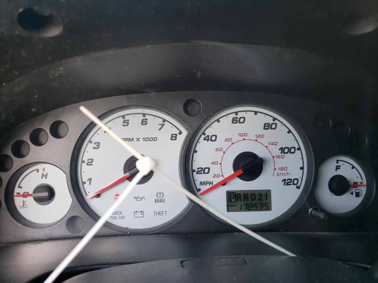 Photo 8 from auction – 2002 FORD ESCAPE XLT with VIN 1FMYU03152KE00148