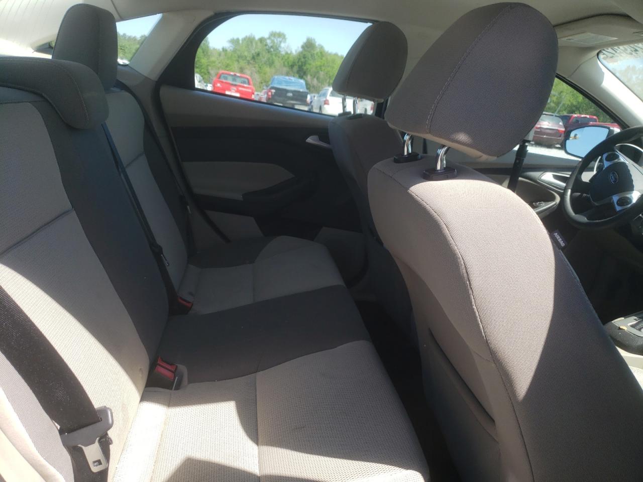 Photo 6 from auction – 2014 FORD FOCUS SE with VIN 1FADP3F20EL447267