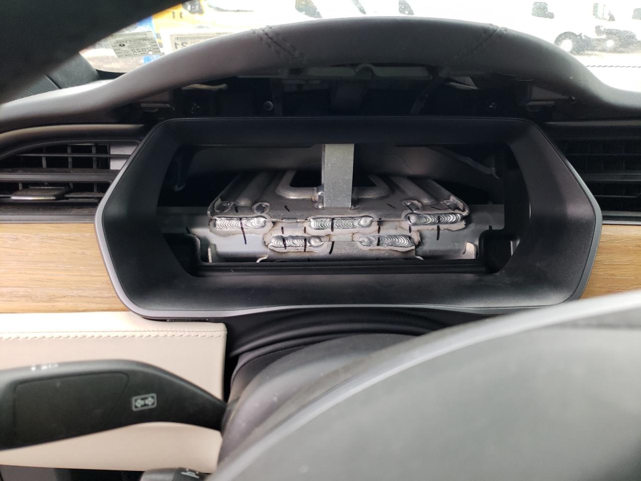 Photo 8 from auction – 2020 TESLA MODEL X with VIN 5YJXCBE21LF227876