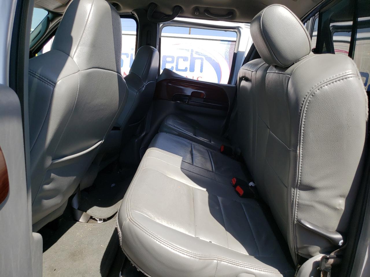 Photo 6 from auction – 2005 FORD F250 SUPER with VIN 1FTSW21P85EA54915