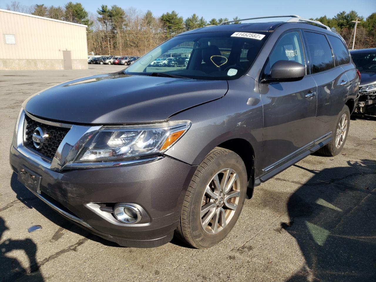 Photo 2 from auction – 2015 NISSAN PATHFINDER with VIN 5N1AR2MM4FC663352
