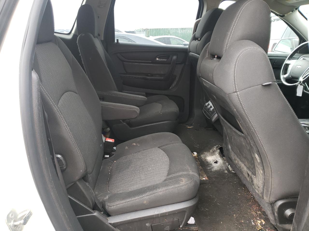 Photo 6 from auction – 2015 CHEVROLET TRAVERSE L with VIN 1GNKRGKD1FJ143623
