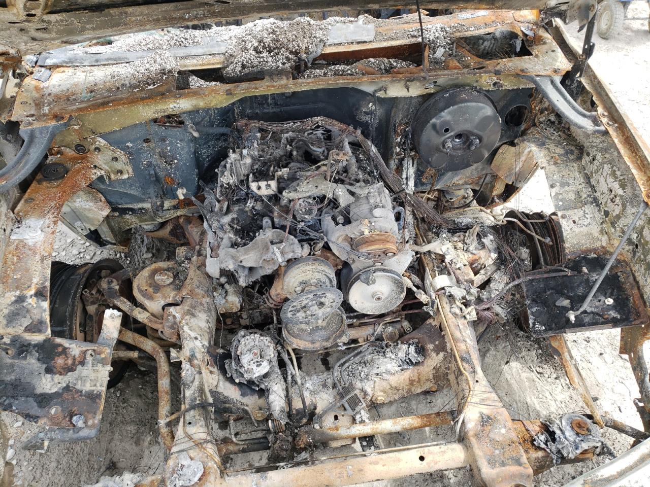 Photo 7 from auction – 2002 CHEVROLET SILVERADO with VIN 1GCEC14WX2Z199865