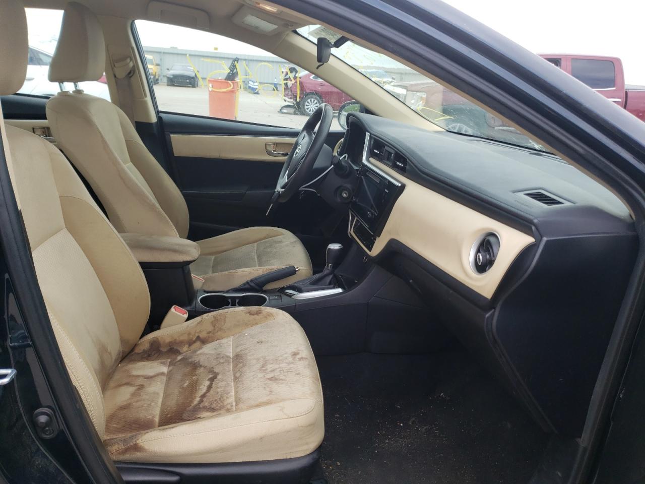 Photo 5 from auction – 2017 TOYOTA COROLLA L with VIN 5YFBURHE7HP672382