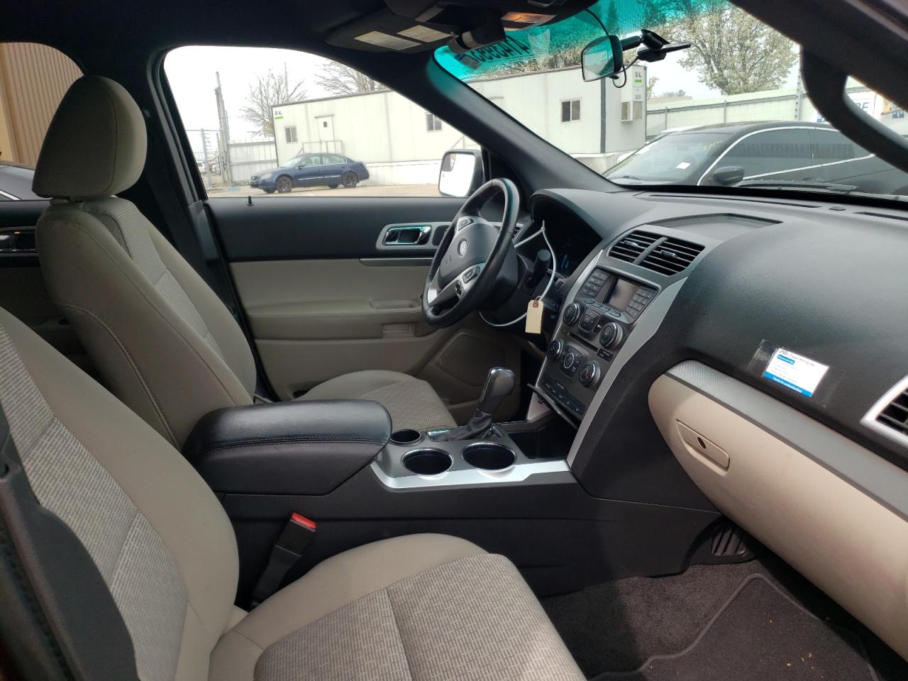 Photo 5 from auction – 2011 FORD EXPLORER X with VIN 1FMHK7D87BGA60112