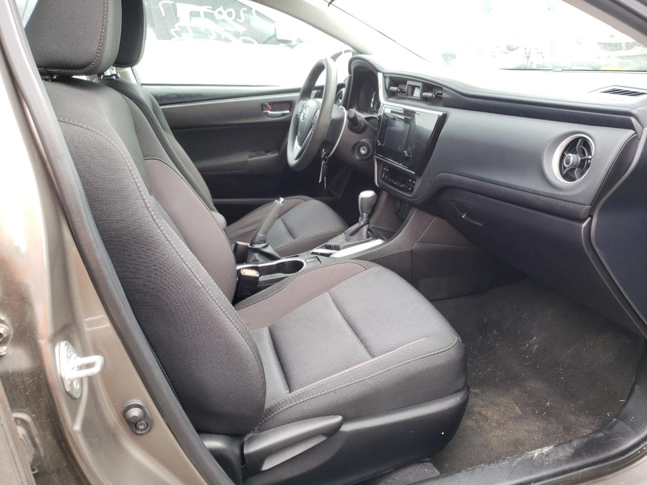 Photo 5 from auction – 2018 TOYOTA COROLLA L with VIN 5YFBURHE6JP752505