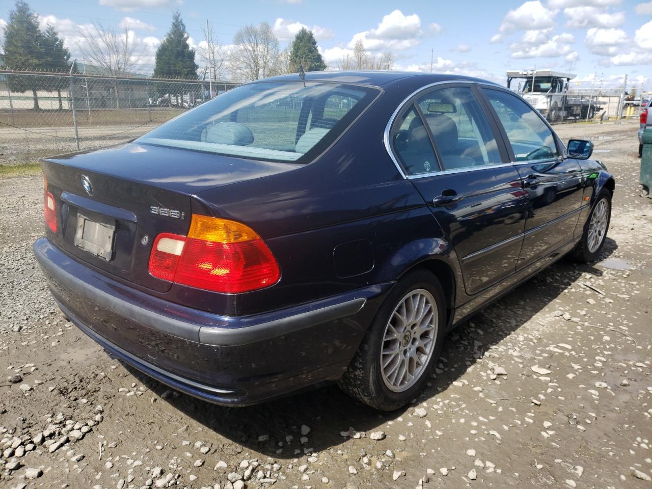Photo 4 from auction – 1999 BMW 328 I AUTO with VIN WBAAM5336XFR08050