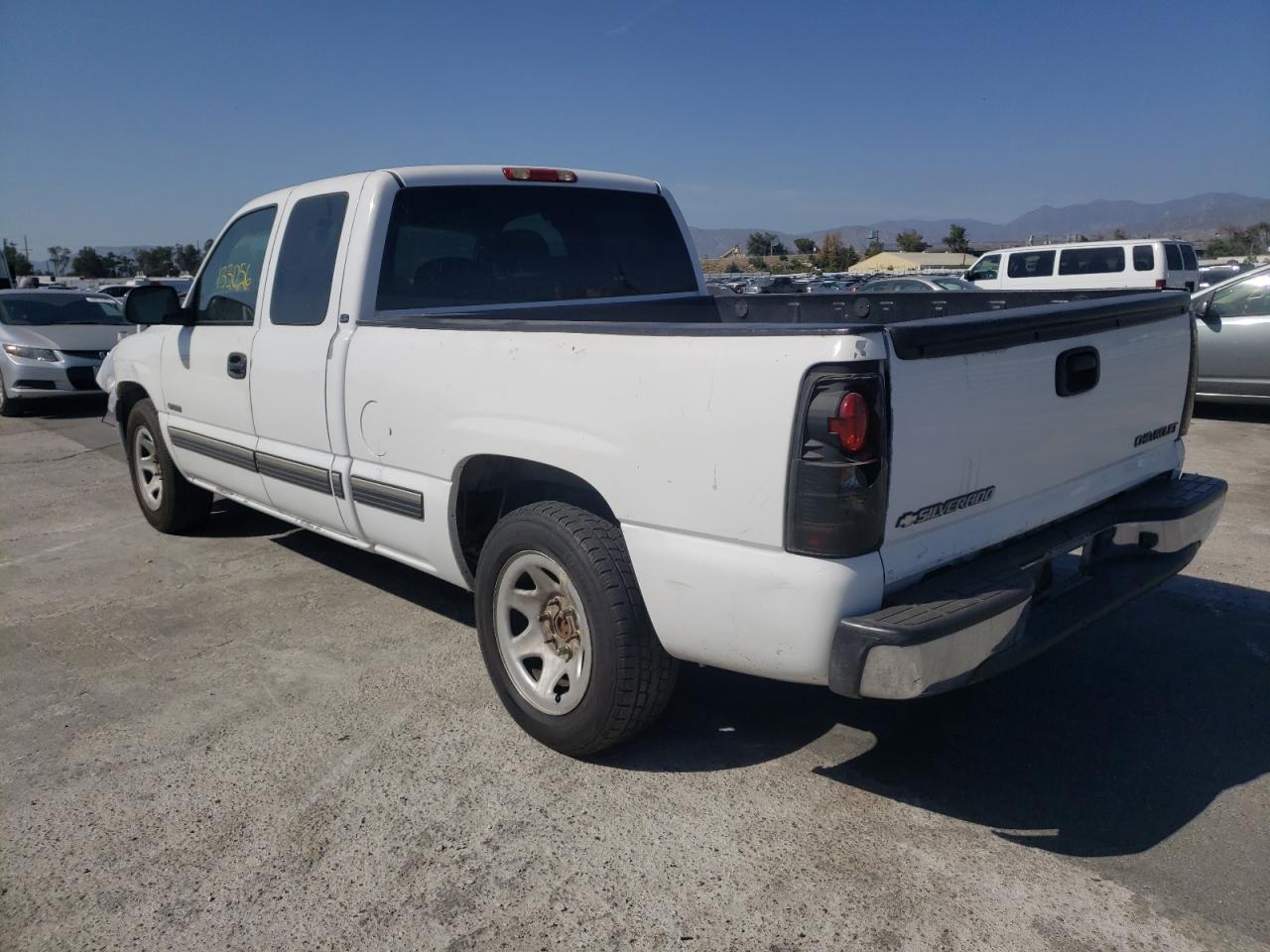 Photo 3 from auction – 2002 CHEVROLET SILVERADO with VIN 2GCEC19T421409500
