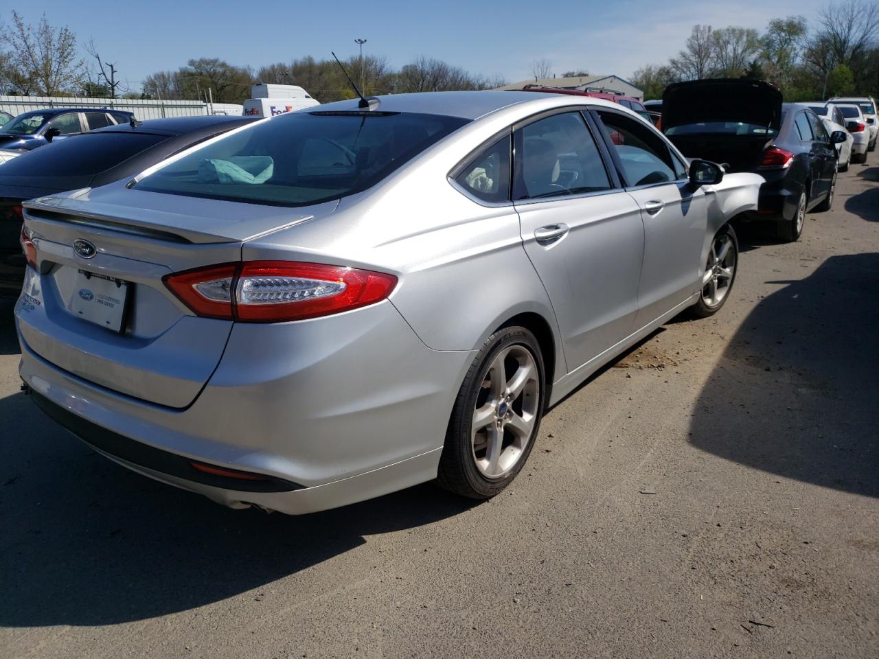 Photo 4 from auction – 2016 FORD FUSION S with VIN 3FA6P0G72GR221415